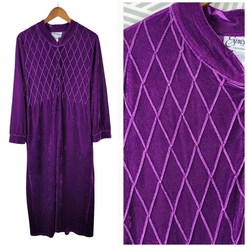 Expressions Velvet Housecoat Robe Size Small Warm Winter Purple Embroidered